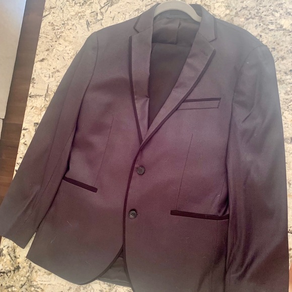 Kenneth Cole Reaction charcoal grey suit - Picture 2 of 6